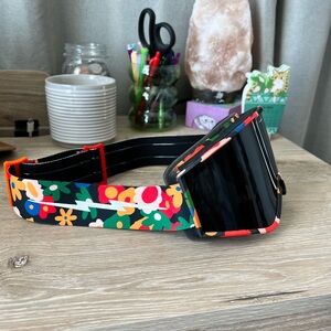 Flowery super cute Electric goggles with extra lenses